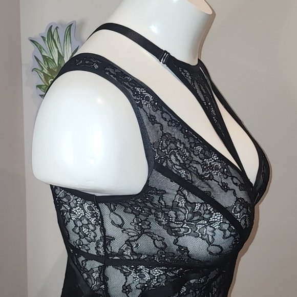 Torrid - Lacy Bondage Bodysuit with Neck Harness in Rich Black - Picture 7 of 14